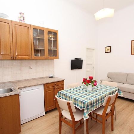 Apartment Riki โรวีน ภายนอก รูปภาพ
