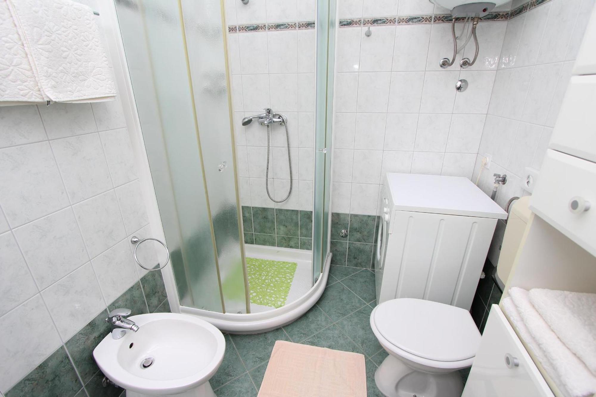 Apartment Riki โรวีน ภายนอก รูปภาพ