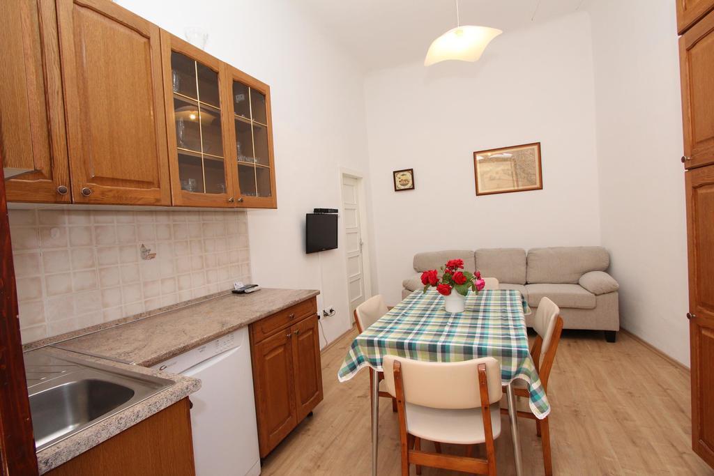 Apartment Riki โรวีน ภายนอก รูปภาพ