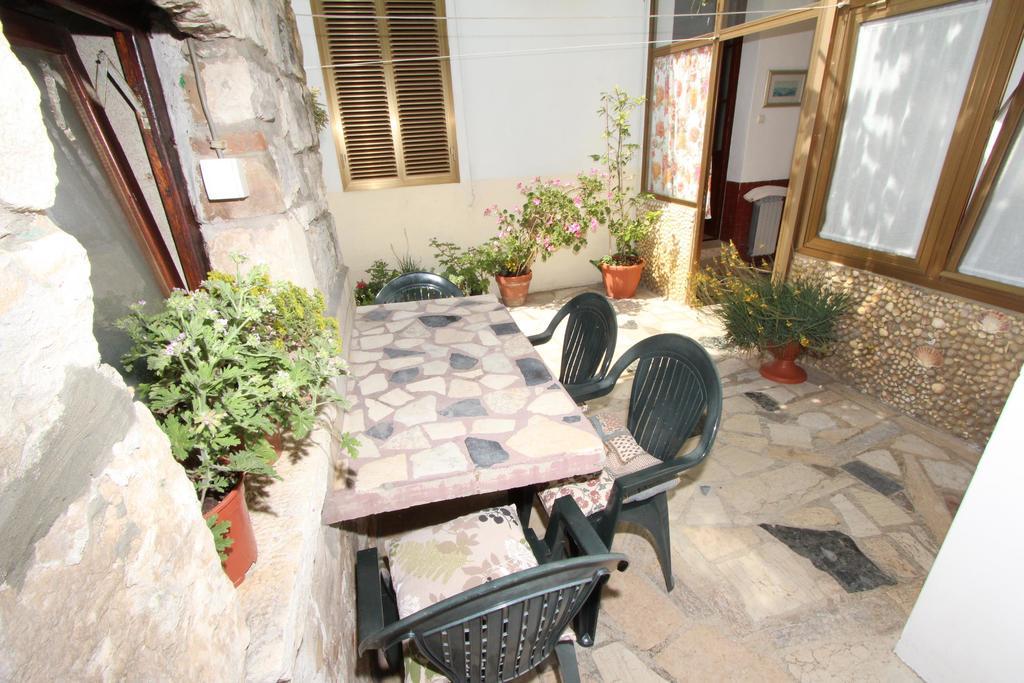 Apartment Riki โรวีน ภายนอก รูปภาพ